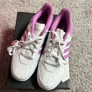 Adidas Women's SZ 7.5 Hoops 4.0